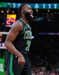 NBA总决赛G3，布朗关键三分绝杀，凯尔特人逆转独行侠夺赛点