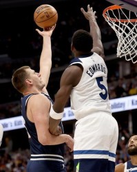 NBA-爱德华兹三分绝杀掘金，森林狼终结对手14连胜登顶西部引热议